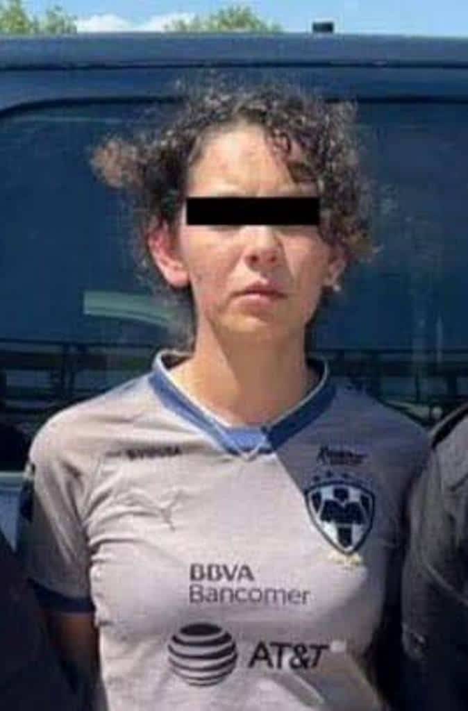 Elementos de la policía preventiva de Juárez, lograron la detención de una mujer, que era considerada la principal distribuidora de drogas, en el sector de la Colonia La Trinidad.