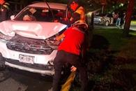 Accidente entre autos deja daños materiales Accidente entre autos deja daños materiales