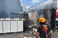 Se incendia patio de empresa en la Colonia Bella Vista, en Monterrey