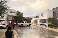 Muere menor al que le cayó barda encima