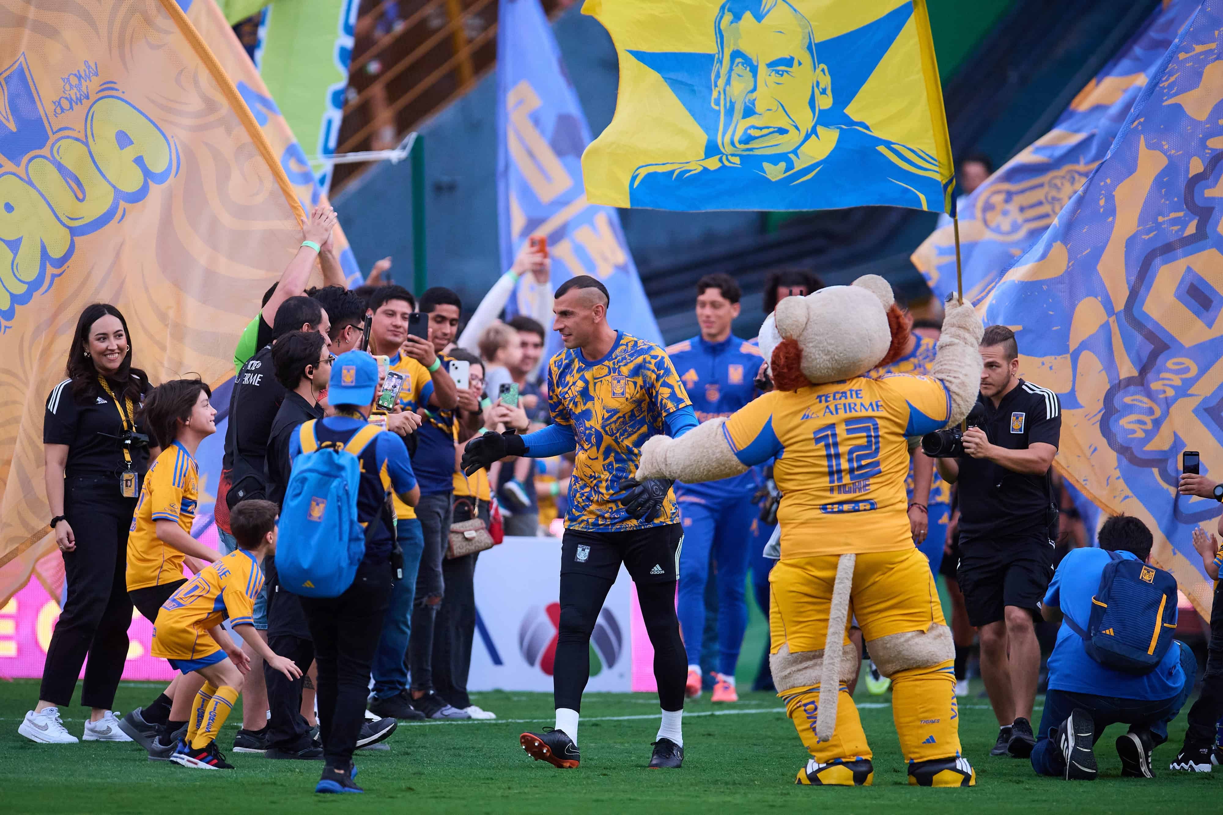 Nahuel Guzmán es reconocido por sumar 200 partidos sin recibir gol.