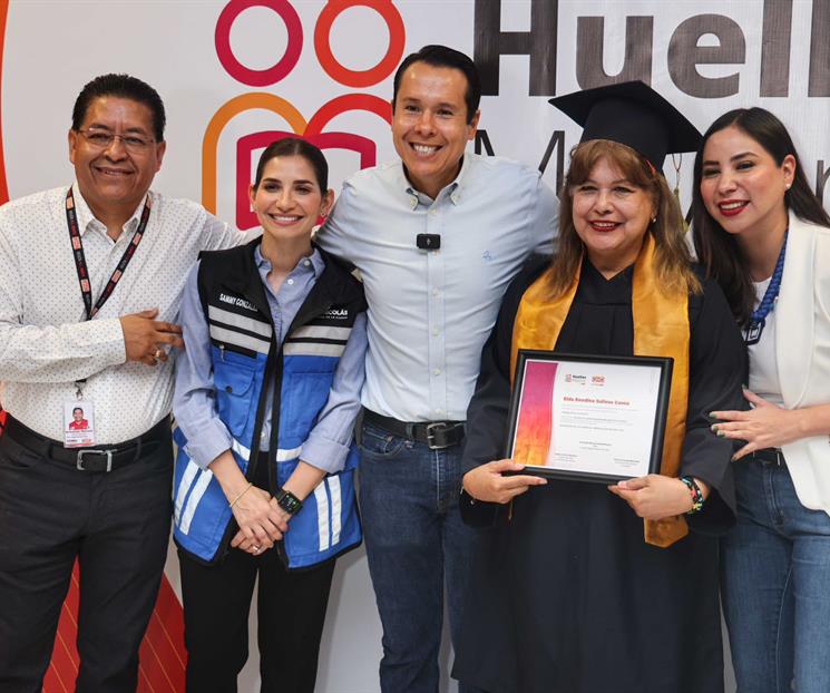 Se gradúan 53 nicolaítas de dos cursos