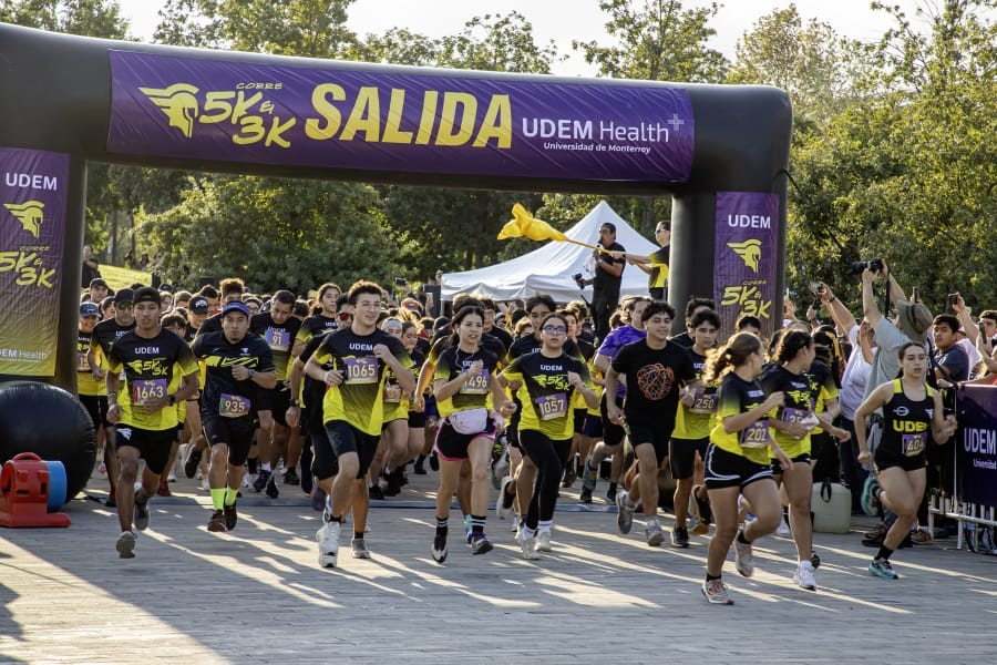 Corren por el bienestar en la carrera UDEM Health