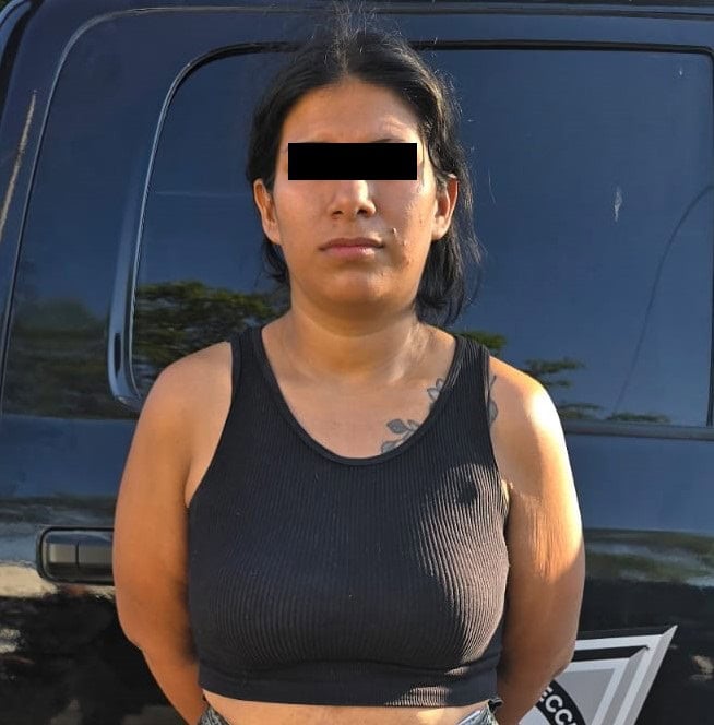 En el momento en que se encontraban discutiendo en la vía pública, una pareja fue detenida por oficiales de la Policía de Monterrey, tras presuntamente encontrarles 45 bolsas con una sustancia sólida con las características de la droga tipo cristal, en el centro de la ciudad.
