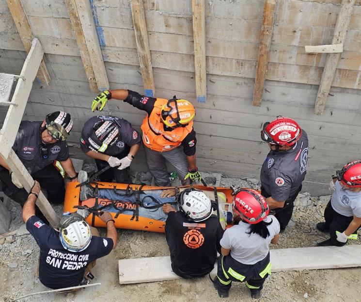 Cae de escalera y resulta herido