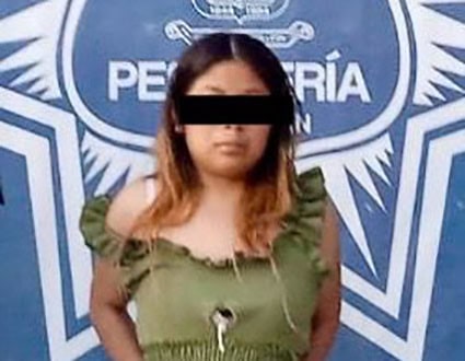 Detienen a pareja por agredirse Detienen a pareja por agredirse