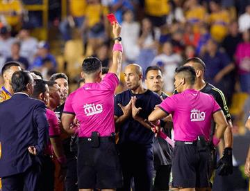 Suspenden a Guido Pizarro un partido