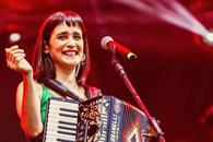 Alcanza Julieta Venegas el billón de reproducciones en Spotify