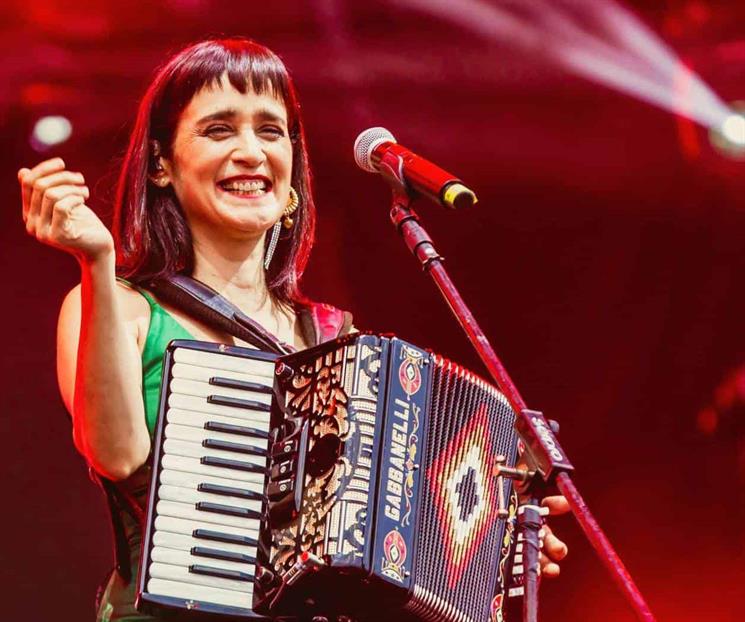 Alcanza Julieta Venegas el billón de reproducciones en Spotify