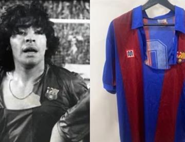 Será subastada playera rota de Maradona 