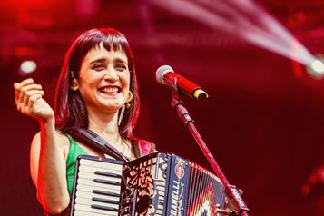 Julieta Venegas alcanza un billón de reproducciones en Spotify