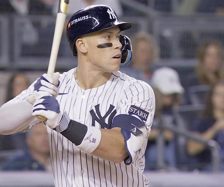 Yankees siguen con vida en serie contra Blue Jays Yankees siguen con vida en serie contra Blue Jays