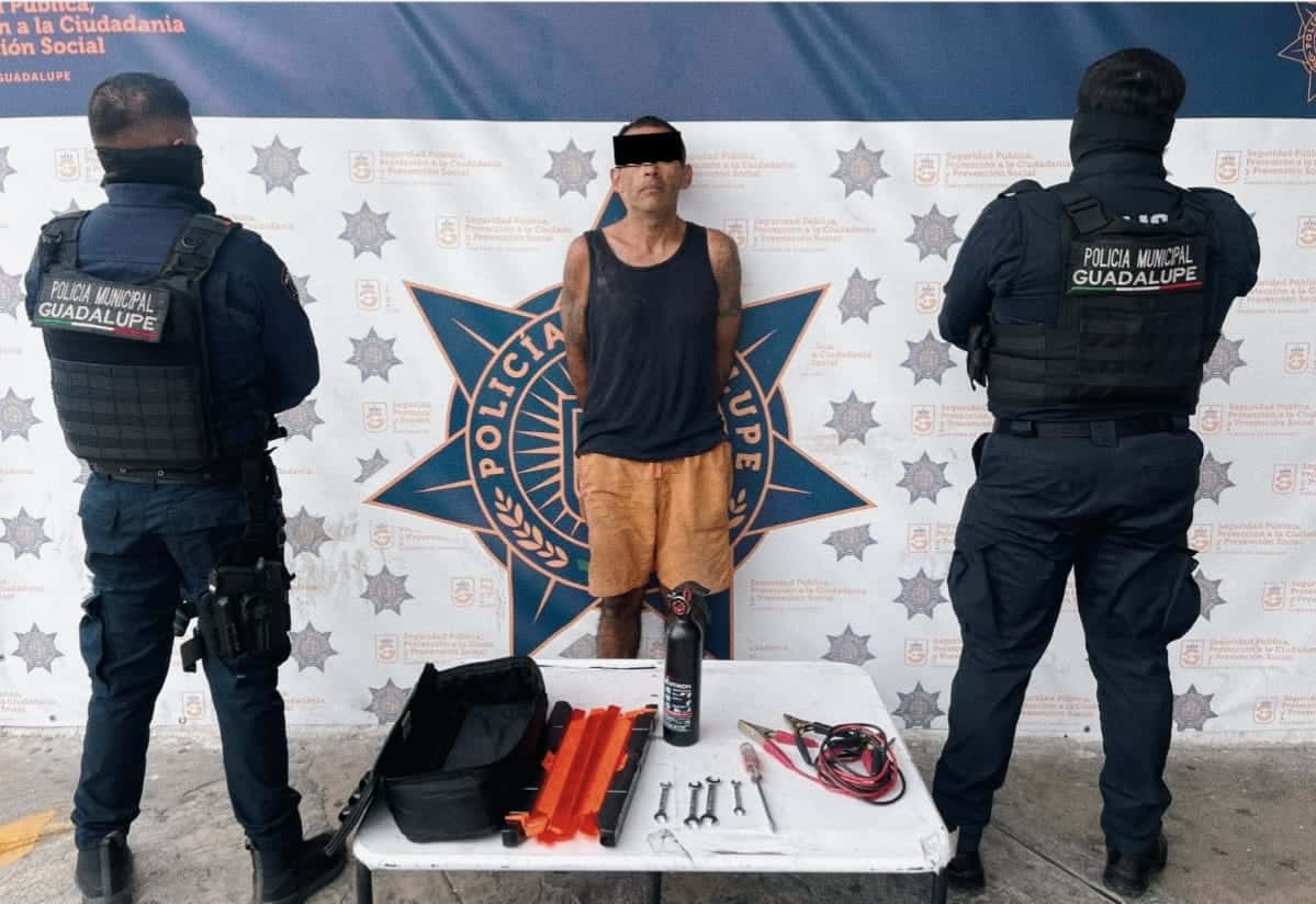 Elementos de la Policías de Guadalupe capturaron a un hombre que era buscado por cometer una serie de robos en la Colonia Colibrí.