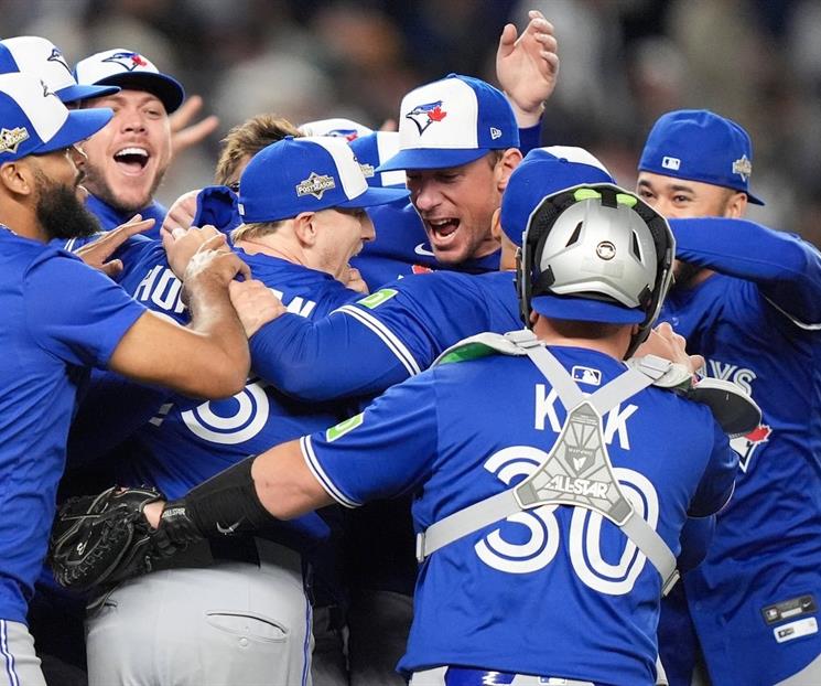 Azulejos someten a Yanquis y van a su primera Serie de Campeonato Azulejos someten a Yanquis y van a su primera Serie de Campeonato
