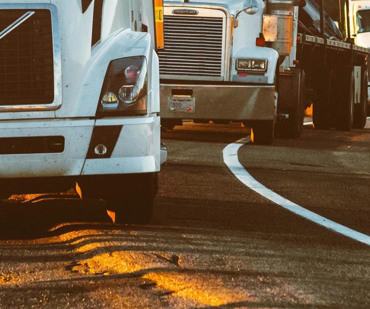 Deja volcadura de tráiler un muerto y otro más herido en Galeana Deja volcadura de tráiler un muerto y otro más herido en Galeana
