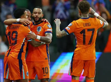 UEFA también retoma sus eliminatorias UEFA también retoma sus eliminatorias