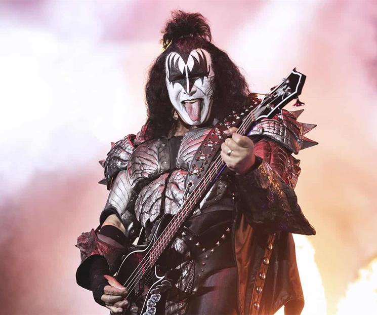 Gene Simmons es hospitalizado tras accidente automovilístico