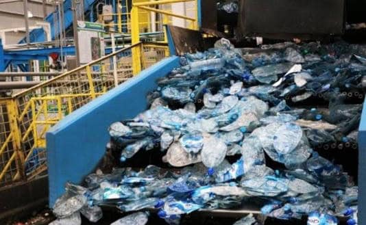 Acusan a Semarnat de incumplir amparo de eliminación de plásticos