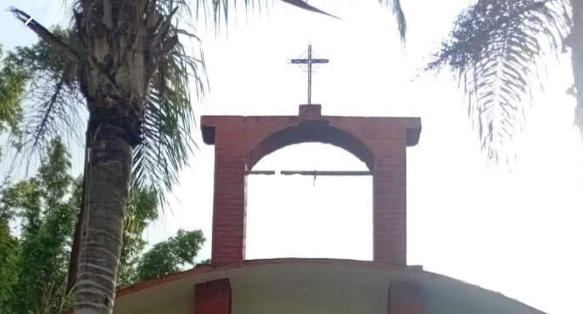 Roban campana de templo católico