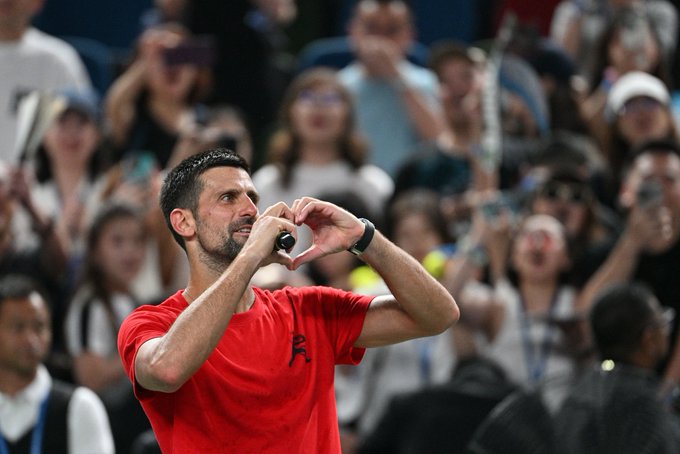 Djokovic, a semifinales en Abierto de Shangai