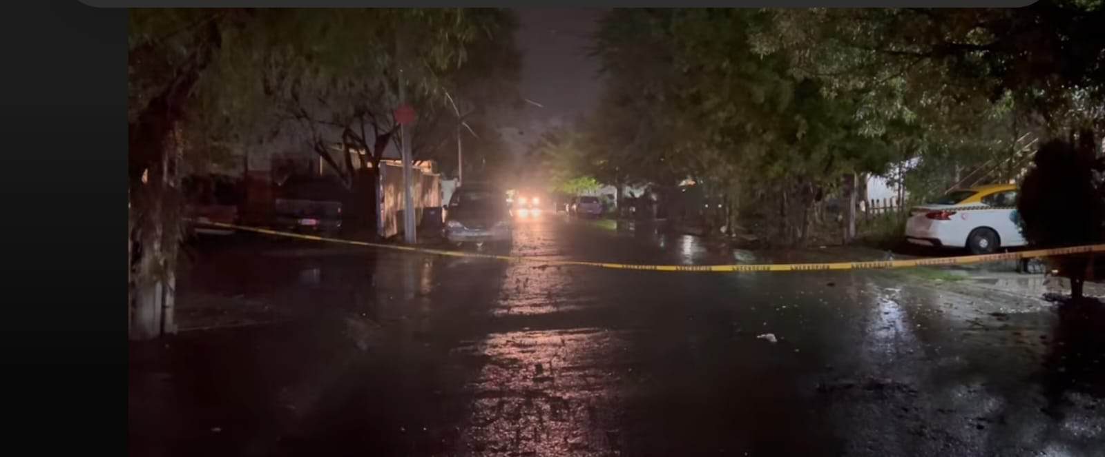 Al momento de hallarse en el porche de su domicilio un masculino fue asesinado a balazos por sicarios quienes huyeron del lugar, en Juárez.