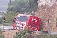 Impacta autobús pared de montaña