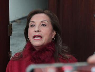 Descarta Dina Boluarte asilo y asegura permanecer en Perú