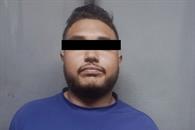 Detienen a taxista por agresión