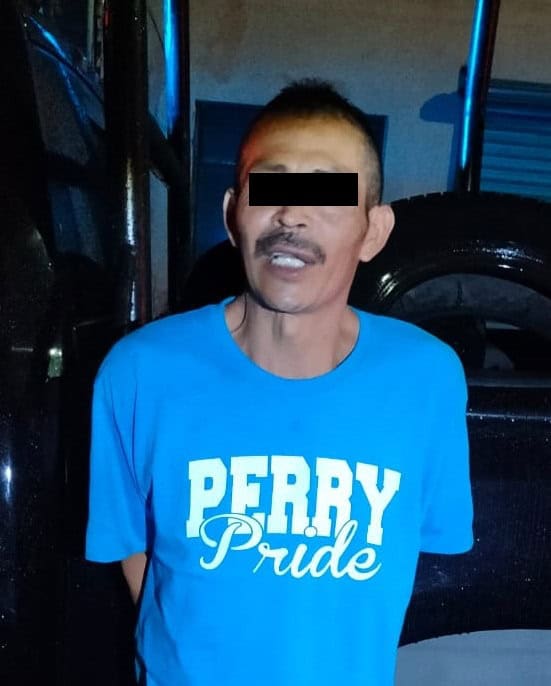 Tras recordar viejas rencillas, unhombre presuntamente intentó asesinar a otro a cuchilladas al interior de un cuarto de renta, siendo detenido por oficiales de la Policía de Monterrey, en la colonia Sarabia.