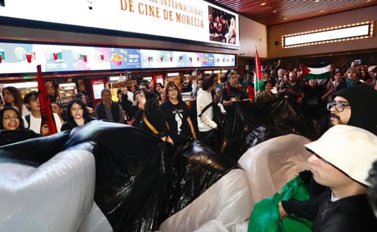Convierten el Festival de Cine de Morelia en escenario de protestas Convierten el Festival de Cine de Morelia en escenario de protestas
