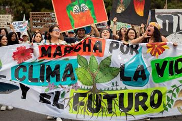 Marchan en Reforma por el clima, la vida y el futuro