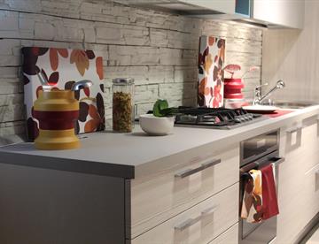 Técnicas para eliminar manchas de grasa en pared de la cocina
