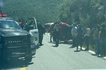 Vuelca en Iturbide y resulta herido