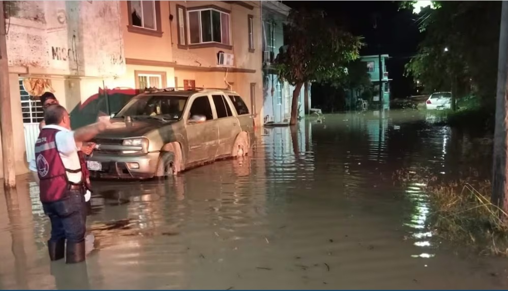 Supervisan zonas de riesgo en Tampico ante creciente del río Pánuco Supervisan zonas de riesgo en Tampico ante creciente del río Pánuco