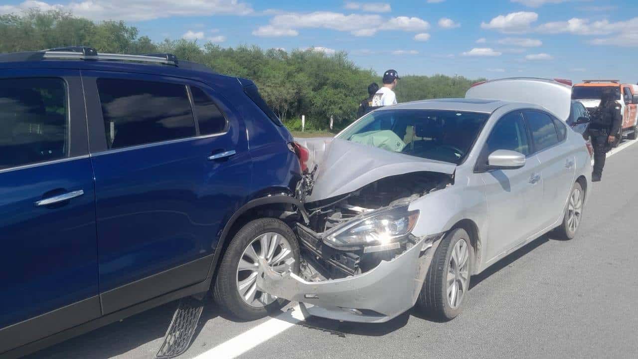 Tres personas lesionadas, fue el saldo que dejó un choque por alcance, registrado en la Autopista Monterrey-Reynosa, en el municipio de Cadereyta.