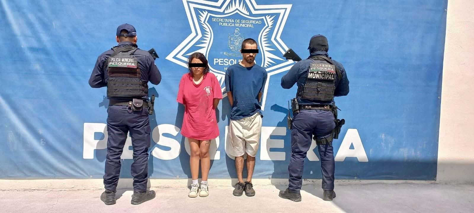 Elementos de la Secretaría de Seguridad Pública de Pesquería detuvieron a un hombre señalado de presuntamente cometer actos indebidos en agravio de una menor de edad en la colonia Valle de Santa María, sector Pisa.
