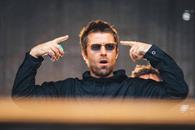 Se convierte Liam Gallagher en abuelo mientras enfrenta demanda