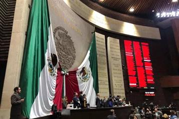 Proponen diputados gravar sueros orales con IEPS