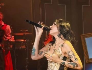 Ofrece Cazzu su primer concierto en CDMX ante 10 mil personas