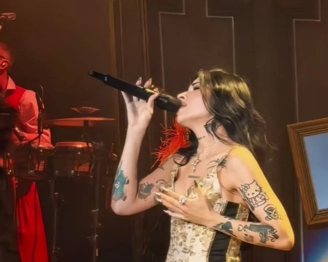 Ofrece Cazzu su primer concierto en CDMX ante 10 mil personas Ofrece Cazzu su primer concierto en CDMX ante 10 mil personas