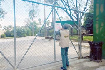 Retiran sellos de clausura del zoológico La Pastora