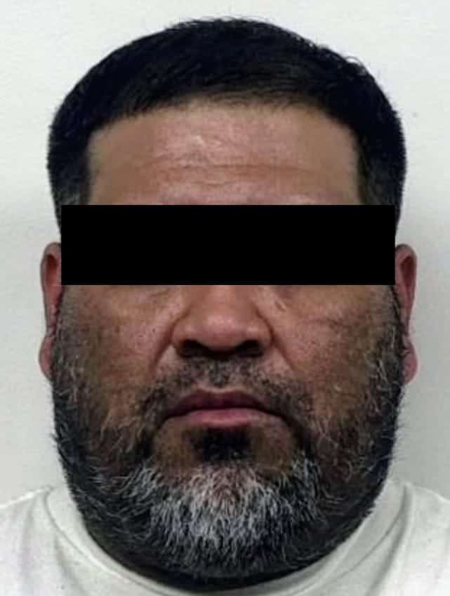 El presunto responsable de un homicidio registrado el 2022 en el municipio de Escobedo, fue notificado de una orden de aprehensión en su contra en un reclusorio estatal, donde ya estaba recluido.