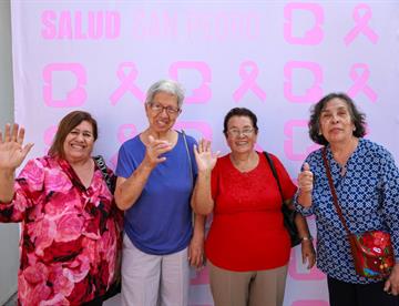Llevan servicios médicos gratuitos a San Pedro 400