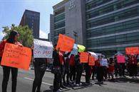 SAT niega amenazas contra trabajadores que se manifiestan SAT niega amenazas contra trabajadores que se manifiestan