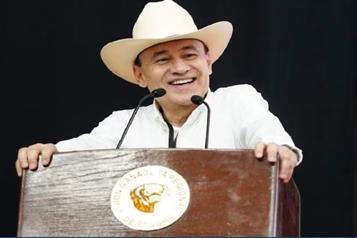 Gobernador Alfonso Durazo desmiente retiro de su visa