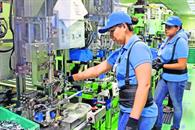 Retrocede producción y empleo manufacturero en México durante agosto
