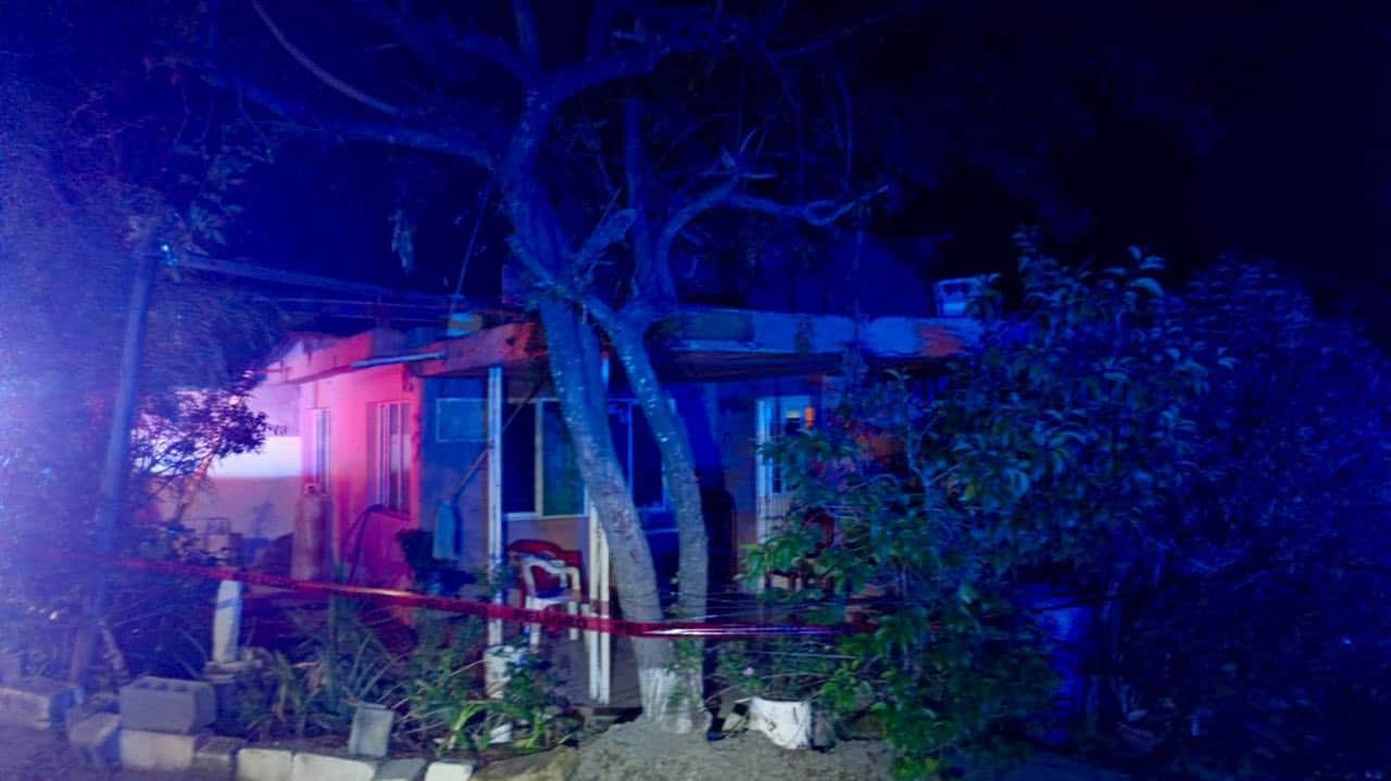 Elementos de la policía preventiva de Santiago, lograron la detención de seis integrantes de una célula criminal, cuando se divertían quemando llanta frente a una quinta campestre de esta ciudad.