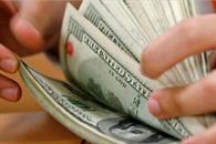 Dólar abre estable; aumentan preocupaciones bancarias en EU