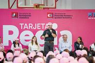 Pide Adrián paciencia para recibir la Tarjeta Regia Plus