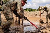 Sube cifra a 72 muertos y 48 desaparecidos